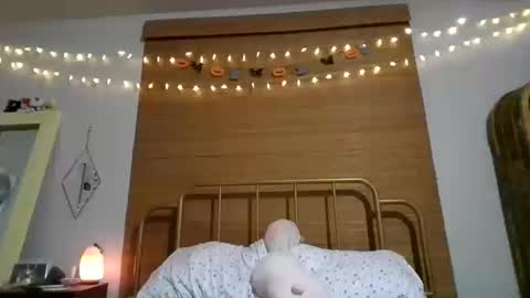 Snapshot of genzfucktoy chatting on 10.18.25 genzfucktoy online show from 10.18.25