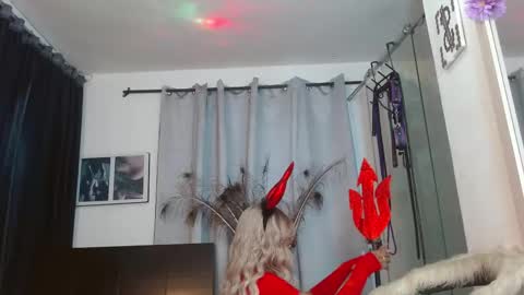 Georgina Santos online show from 10.30.25