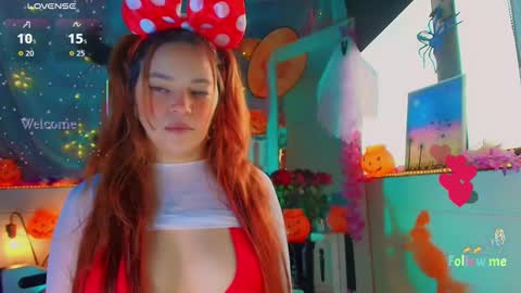 Snapshot of georgina_moschino chatting on 10.15.25 georgina_moschino online show from 10.15.25