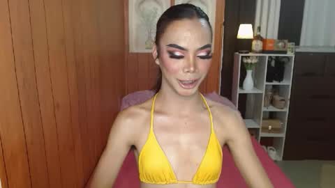 Snapshot of gerogoussidney chatting on 10.24.25 Sidneymorens online show from 10.24.25