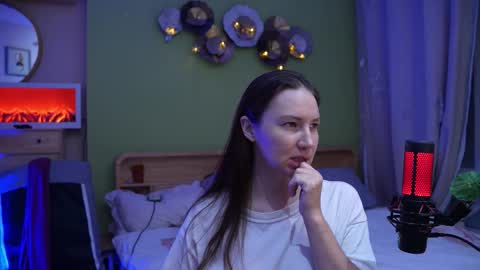 Snapshot of gessifossa chatting on 10.23.25 Anna online show from 10.23.25