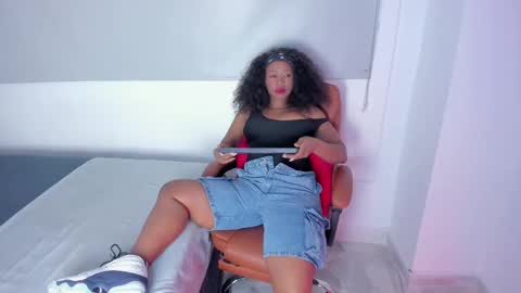 Snapshot of geyci_afrodita chatting on 09.18.25 geyci_afrodita online show from 09.18.25