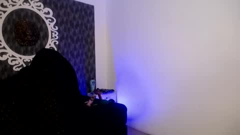 Your Girl  online show from 10.14.25