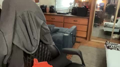 Snapshot of ghostboygbc chatting on 10.19.25 ghostboygbc online show from 10.19.25