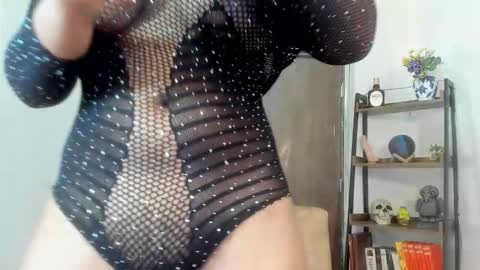 Snapshot of gia_fantasy_ chatting on 10.04.25 GIA online show from 10.04.25