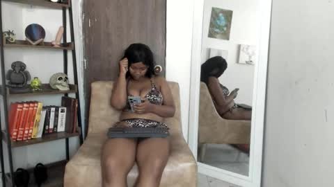 Snapshot of gia_fantasy_ chatting on 10.25.25 GIA online show from 10.25.25