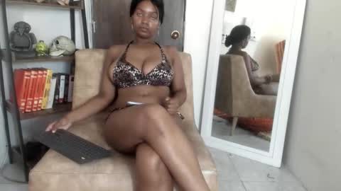 Snapshot of gia_fantasy_ chatting on 10.29.25 GIA online show from 10.29.25