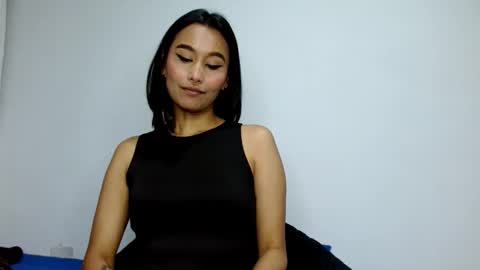 Gia Lee online show from 10.06.25