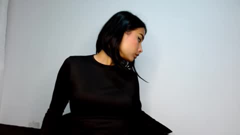 Gia Lee online show from 10.11.25