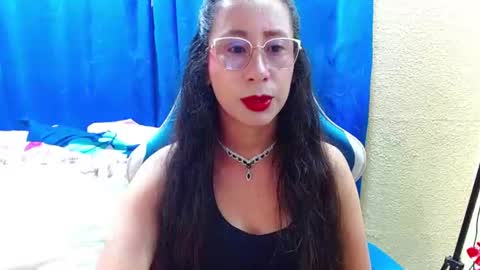 Snapshot of gia_leinn chatting on 07.18.26 Gia online show from 07.18.26