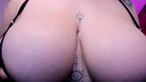 Snapshot of gia_lowry chatting on 01.10.25 Gia lowry online show from 01.10.25