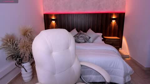 Snapshot of gia_lowry chatting on 03.05.25 Gia lowry online show from 03.05.25