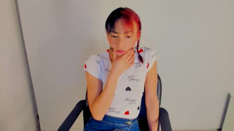 Snapshot of gia_white01 chatting on 10.25.25 GIA WHITE Independet online show from 10.25.25