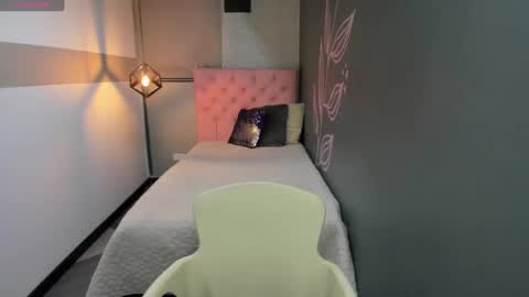 Snapshot of giafox_ chatting on 12.27.24 G I A FOX online show from 12.27.24