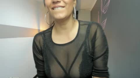 Snapshot of giafox_ chatting on 02.14.25 G I A FOX online show from 02.14.25
