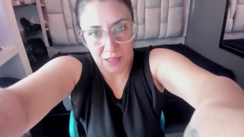 G I A  FOX online show from 10.06.25