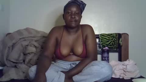 Snapshot of giannah01 chatting on 10.23.25 Giannah online show from 10.23.25