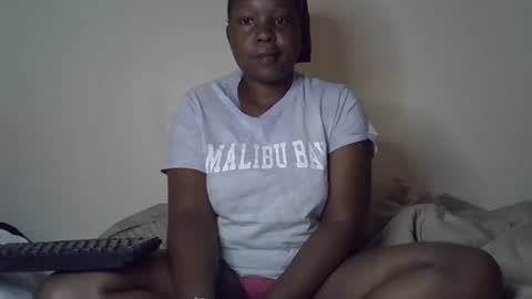 Snapshot of giannah01 chatting on 11.09.25 Giannah online show from 11.09.25