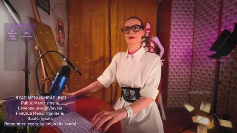 Snapshot of giantess_eva chatting on 05.15.26 Eva online show from 05.15.26