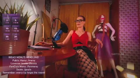 Snapshot of giantess_eva chatting on 05.17.26 Eva online show from 05.17.26
