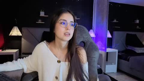 Gia online show from 10.17.25