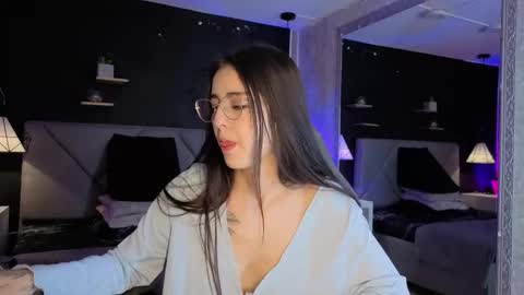 Gia online show from 10.18.25