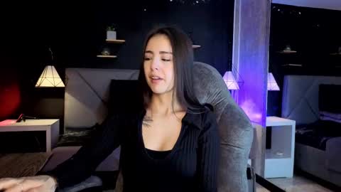 Gia online show from 10.21.25