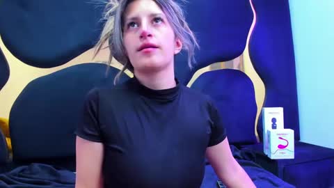 GiaRoussel online show from 10.11.25