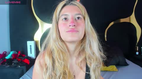 GiaRoussel online show from 02.06.26