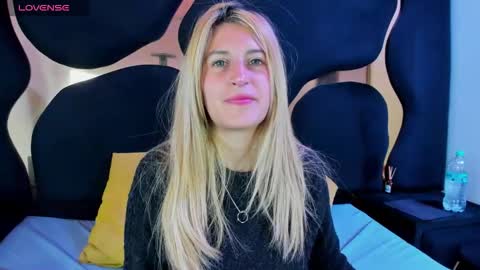 GiaRoussel online show from 02.12.26