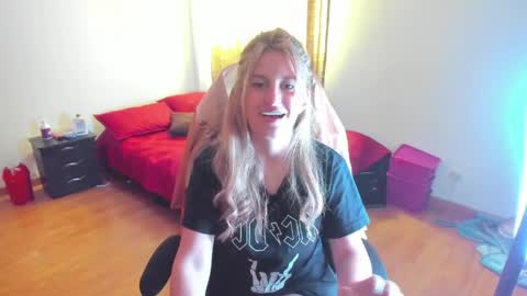 GiaRoussel online show from 04.06.26