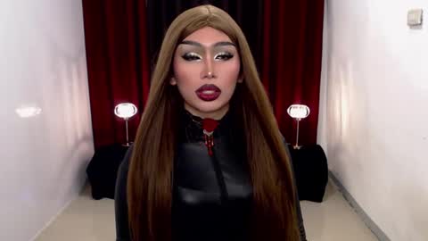 Gia X online show from 12.17.24