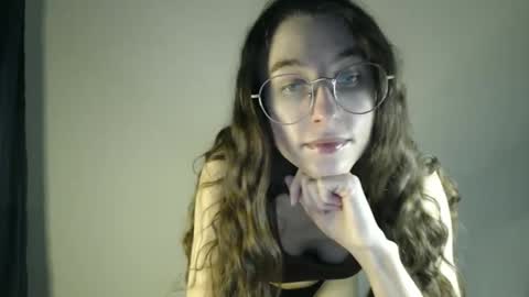 Snapshot of gigi_nix chatting on 12.25.24 Gigi online show from 12.25.24