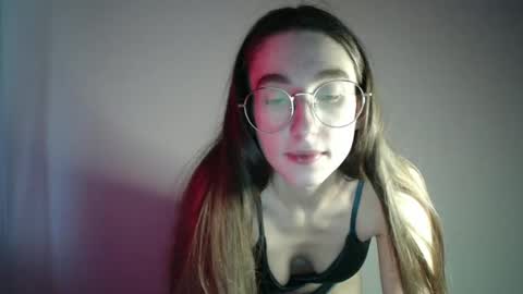 Snapshot of gigi_nix chatting on 03.08.25 Gigi online show from 03.08.25