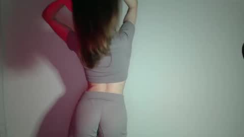 Snapshot of gigi_nix chatting on 03.08.25 Gigi online show from 03.08.25