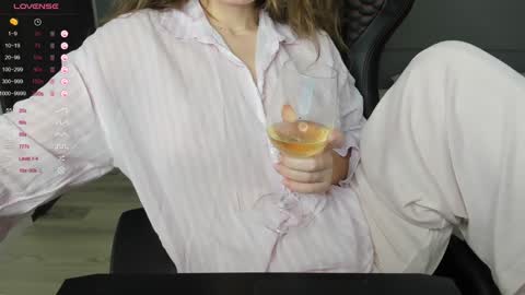 gigihadd online show from 12.24.24