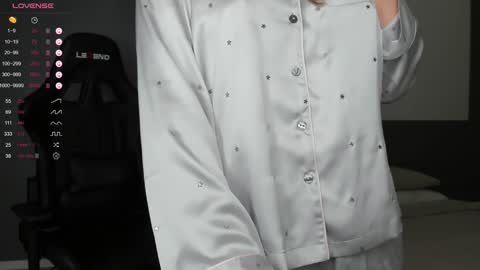 gigihadd online show from 01.30.25