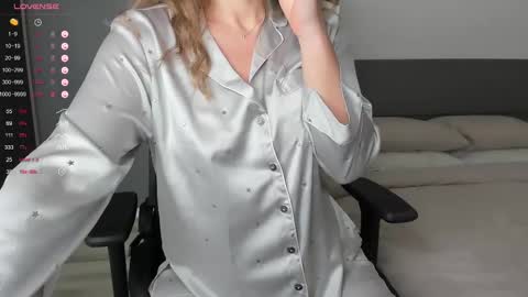 gigihadd online show from 02.24.25