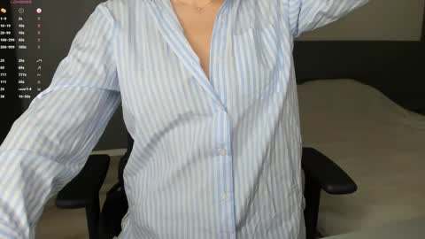 gigihadd online show from 10.26.25