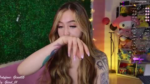 Gisel online show from 02.12.25