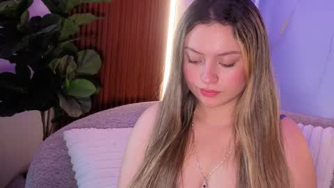 Snapshot of giigii_hadidd chatting on 04.09.26 Giigii Hadid online show from 04.09.26