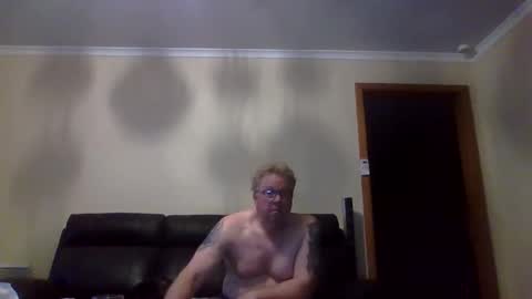 gimmmieoooo online show from 10.16.25