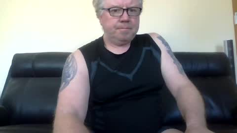 Snapshot of gimmmieoooo chatting on 07.26.26 gimmmieoooo online show from 07.26.26
