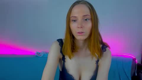 Snapshot of gina_lovelyy chatting on 10.09.25 Gina online show from 10.09.25