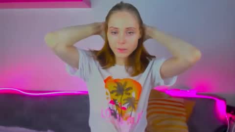 Snapshot of gina_lovelyy chatting on 10.10.25 Gina online show from 10.10.25