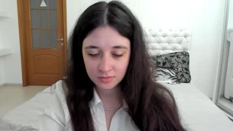 Snapshot of ginablum chatting on 09.29.25 Kate online show from 09.29.25