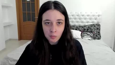 Snapshot of ginablum chatting on 10.03.25 Kate online show from 10.03.25