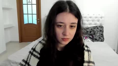 Snapshot of ginablum chatting on 10.04.25 Kate online show from 10.04.25