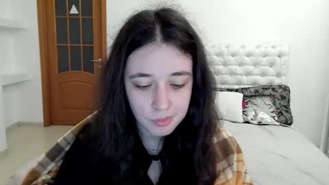 Snapshot of ginablum chatting on 10.05.25 Kate online show from 10.05.25