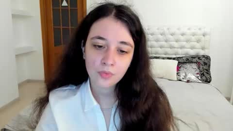 Snapshot of ginablum chatting on 10.09.25 Kate online show from 10.09.25